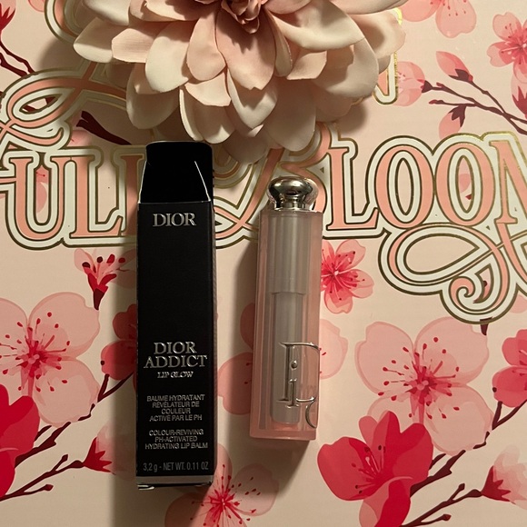 Dior Addict Lip Glow Hydrating Lip Balm 001 Pink - Picture 2 of 8